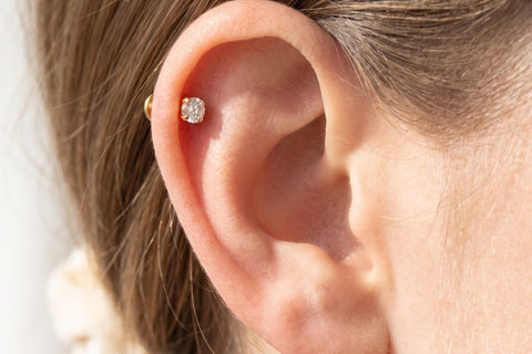 Piercing hélix titane