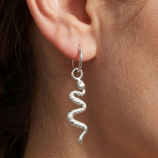Titanium Attachment Textured Slithering Snake – getragen