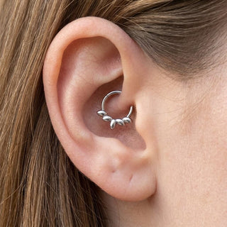 Titanium Ring 5 Marquise Fan Clicker