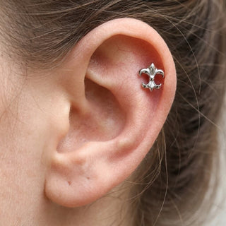 Titanium Labret Fleur de Lis Internally Threaded