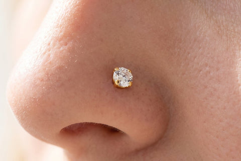 Piercing nez avec pierre